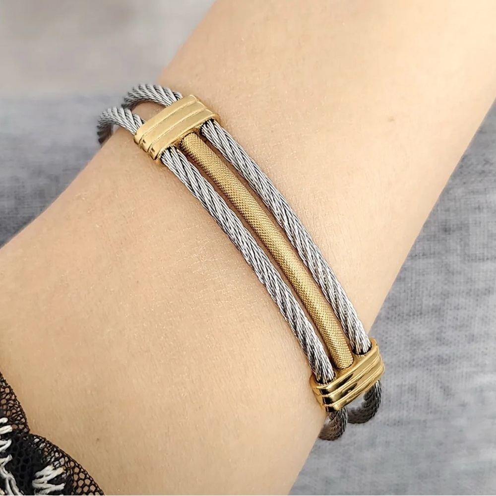 Elegant Coed Two Tone Cable Bracelet - Picture 3 of 4